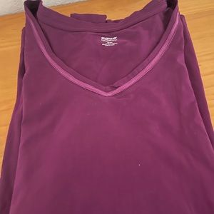 Avenue long sleeve v neck t-shirt. NWT. 18/20.